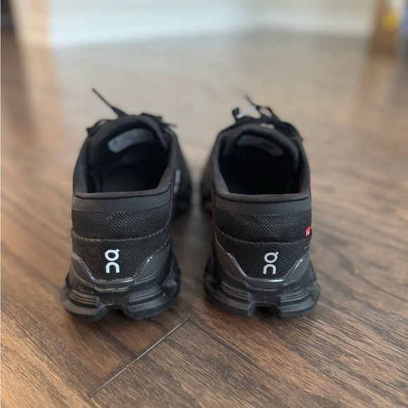 On Running Black Athletic Shoes with Breathable Mesh and Cushioned Midsole - Picture 4 of 5